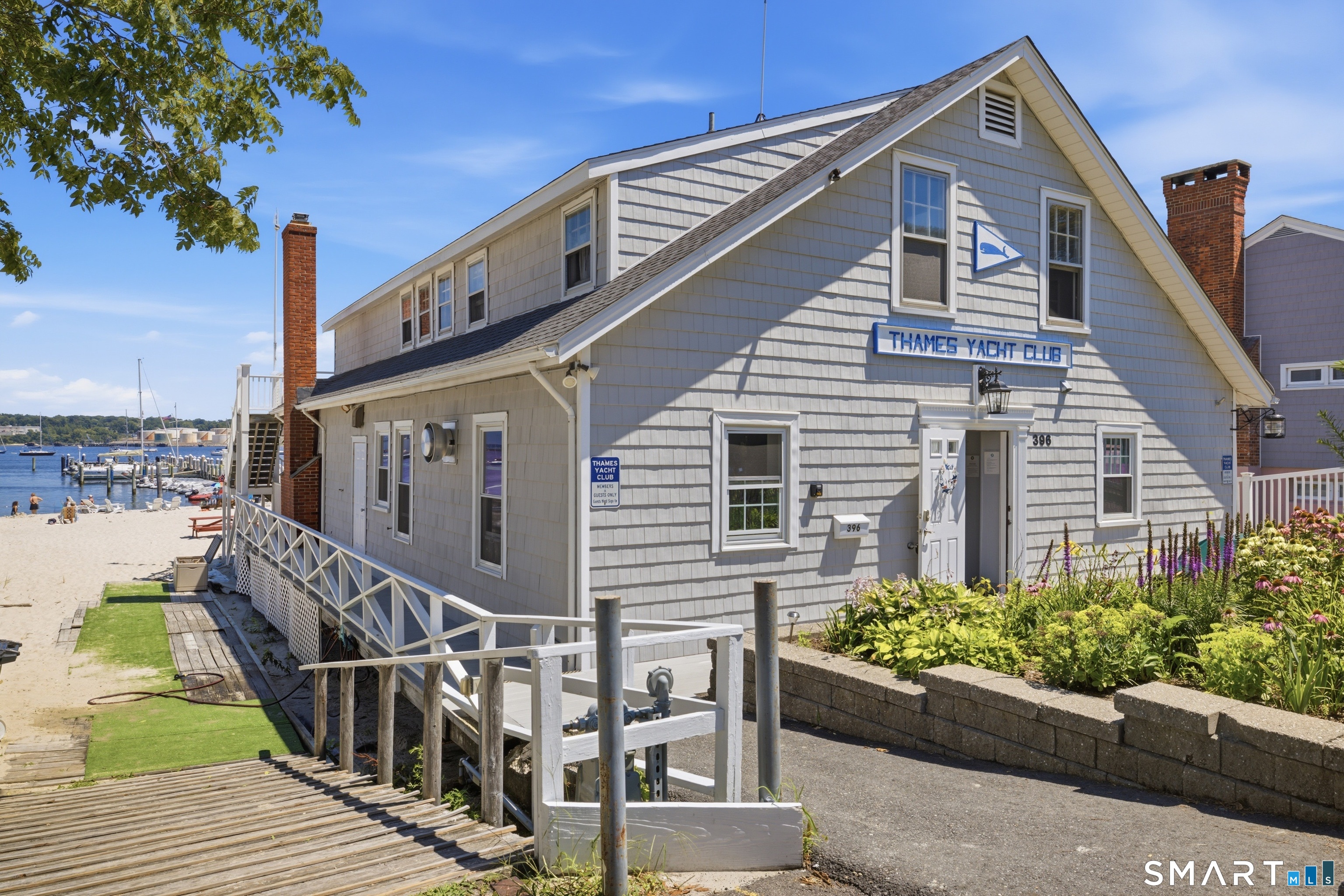 597 Pequot Avenue New London CT 06320