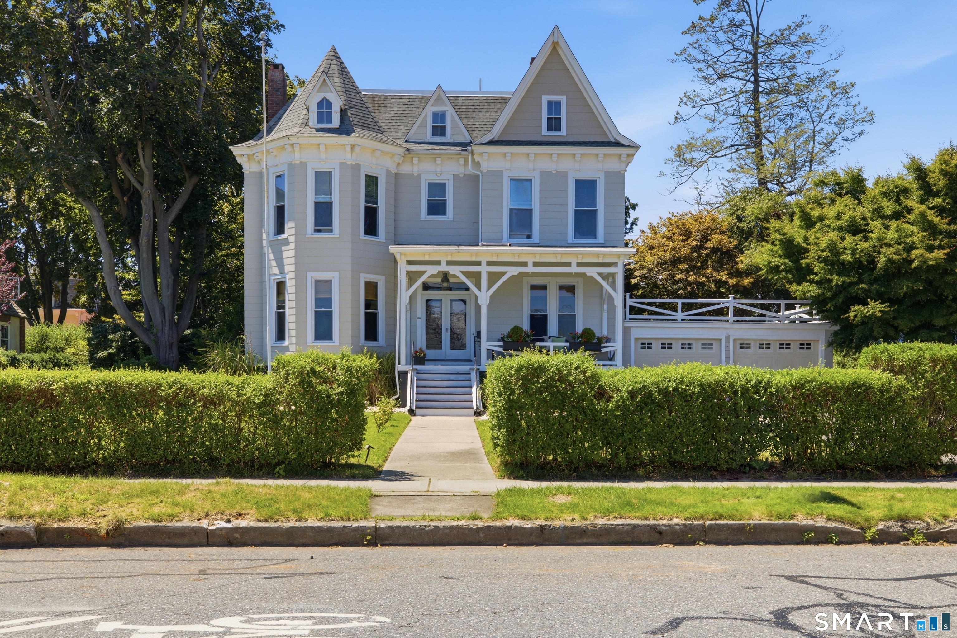 597 Pequot Avenue New London CT 06320