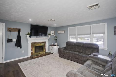7 Bobolink Lane Enfield CT 06082