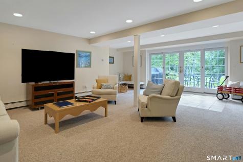21 Hickory Drive New Canaan CT 06840