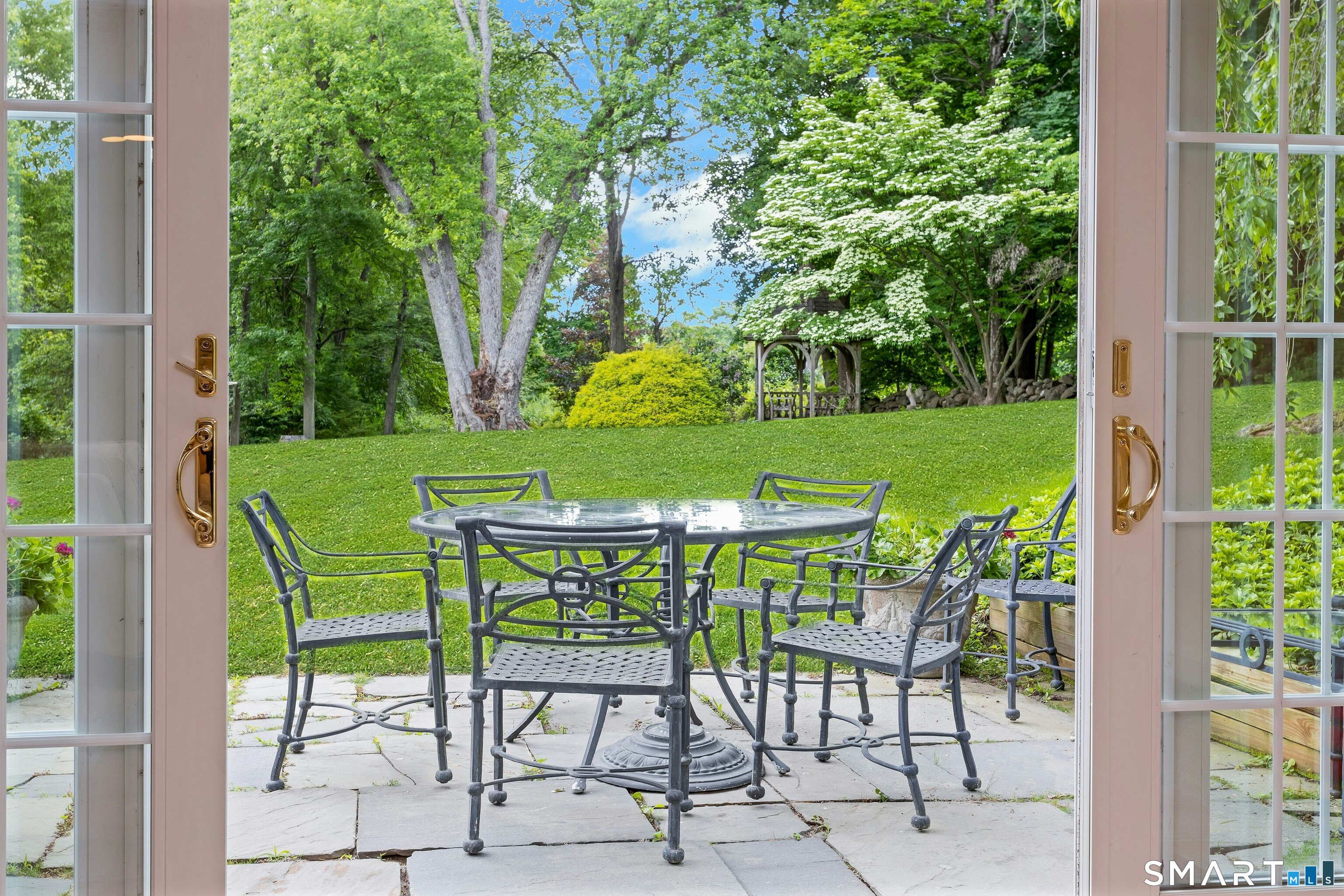 21 Hickory Drive New Canaan CT 06840