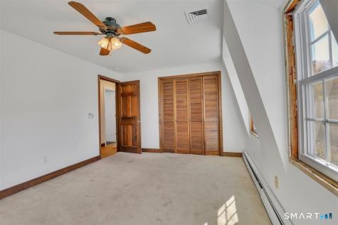 11 Kent Drive Manchester CT 06042