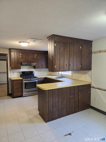 11 Kent Drive Manchester CT 06042