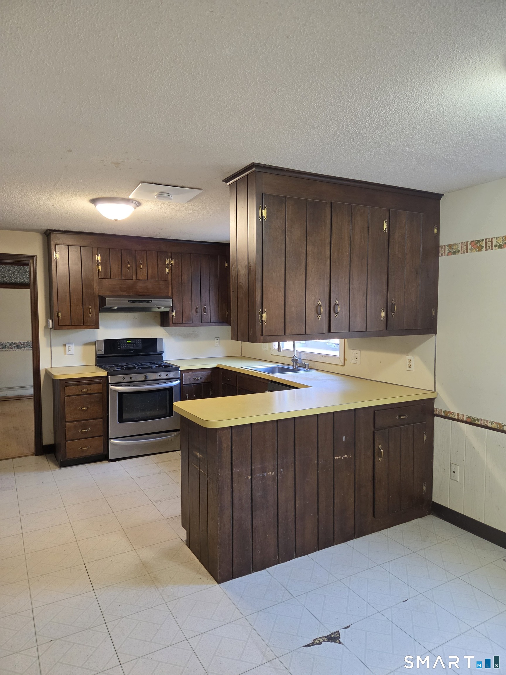 11 Kent Drive Manchester CT 06042