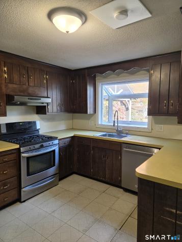 11 Kent Drive Manchester CT 06042