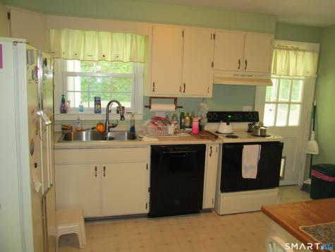 109 Wedgewood Drive Naugatuck CT 06770