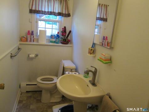 109 Wedgewood Drive Naugatuck CT 06770