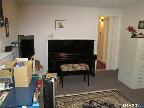 109 Wedgewood Drive Naugatuck CT 06770