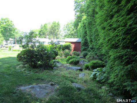 109 Wedgewood Drive Naugatuck CT 06770