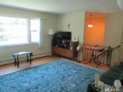 109 Wedgewood Drive Naugatuck CT 06770
