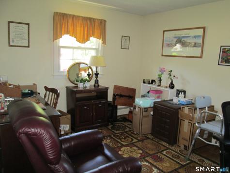 109 Wedgewood Drive Naugatuck CT 06770
