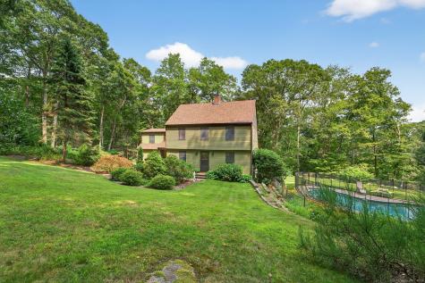 20 Sunrise Trail East Lyme CT 06333