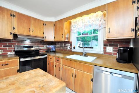 27 Ledgewood Drive Farmington CT 06032