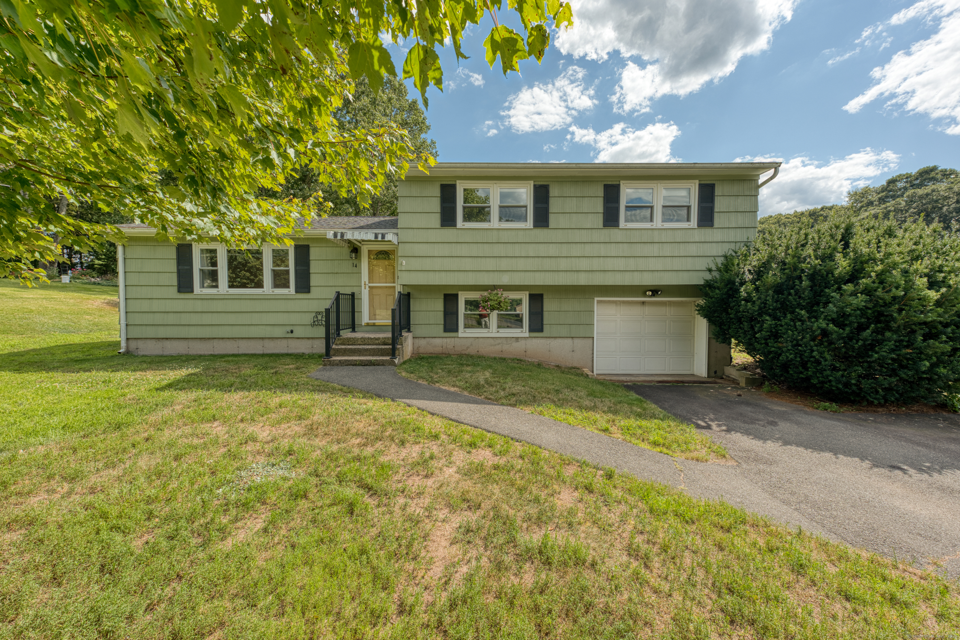 14 Huntington Circle Southington CT 06489