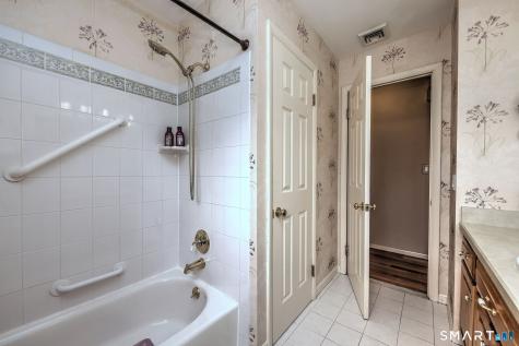 86 Honey Pot Road West Haven CT 06516
