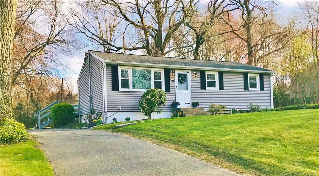 21 Whitewood Road Clinton CT 06413