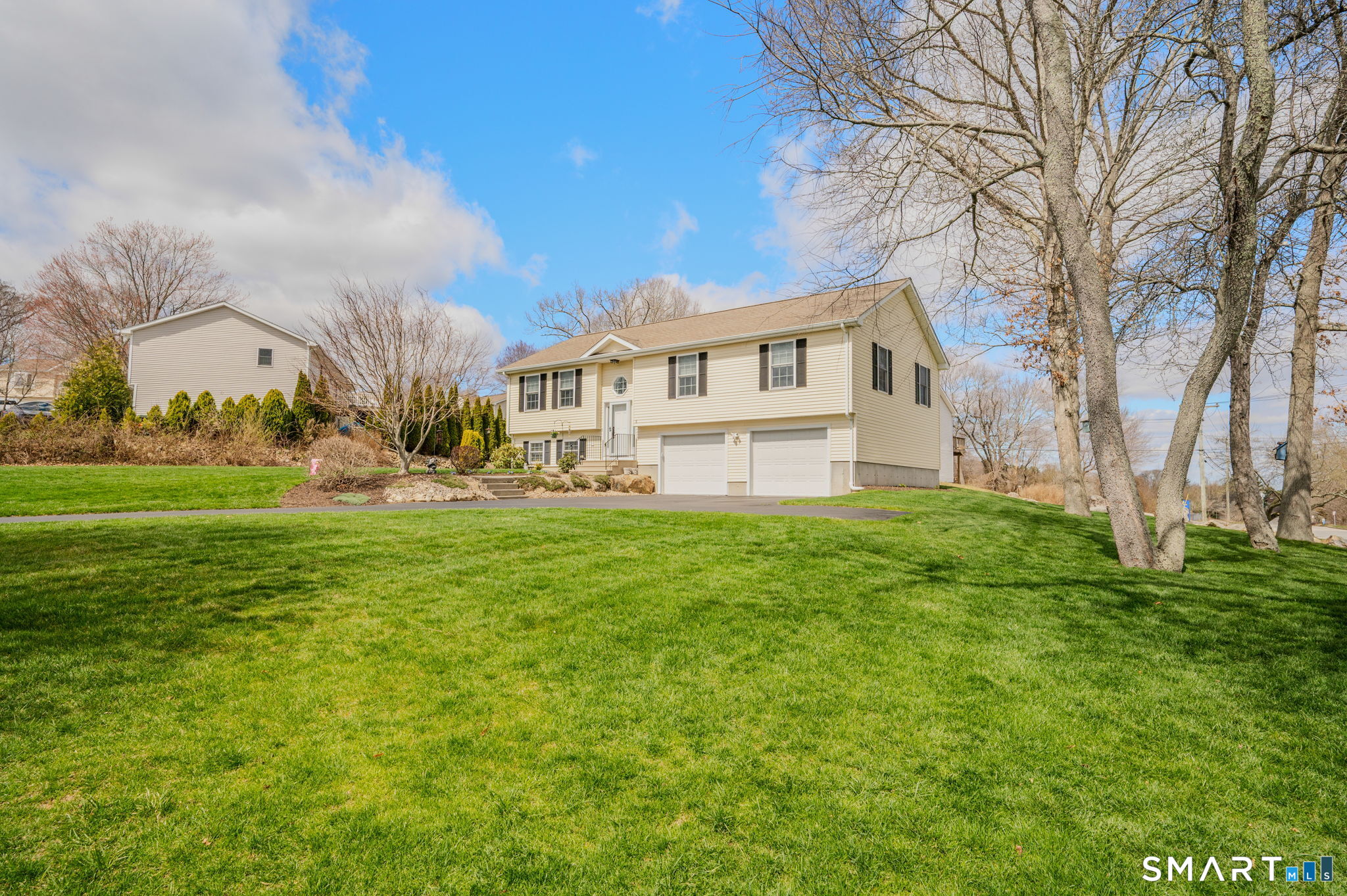 8 Heartwell Drive Groton CT 06340