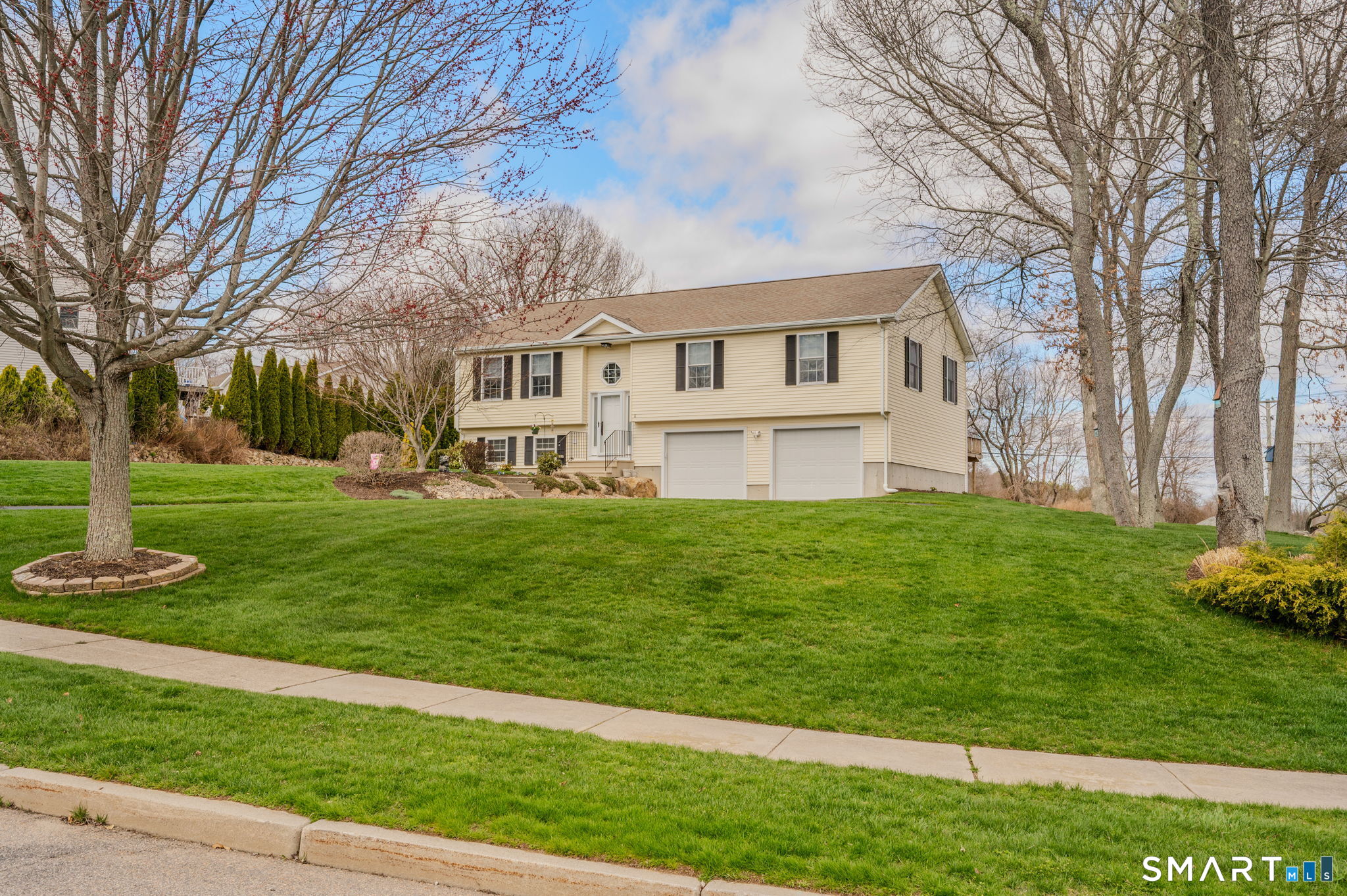 8 Heartwell Drive Groton CT 06340
