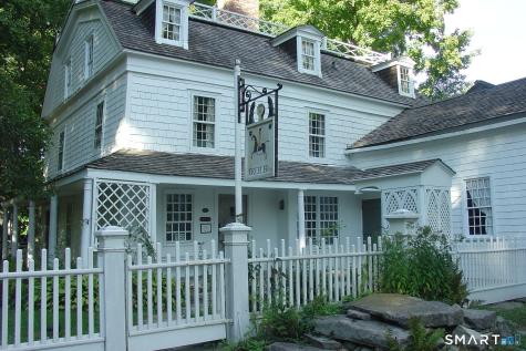 35 Aspen Ledges Road Ridgefield CT 06877