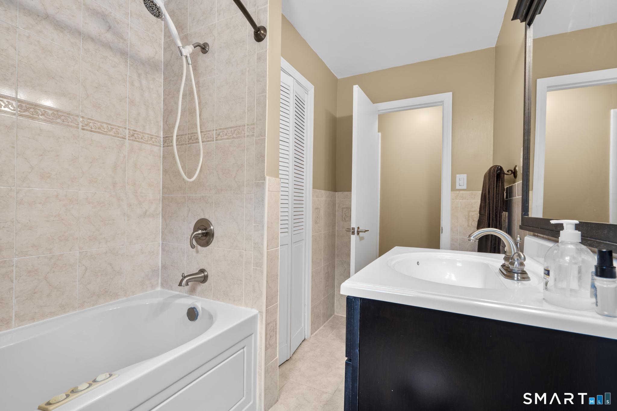 16 Tracy Terrace Seymour CT 06483