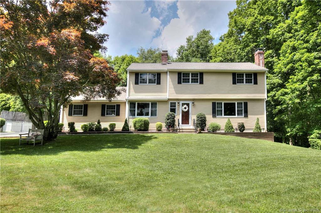 136 Walnut Grove Road Ridgefield CT 06877