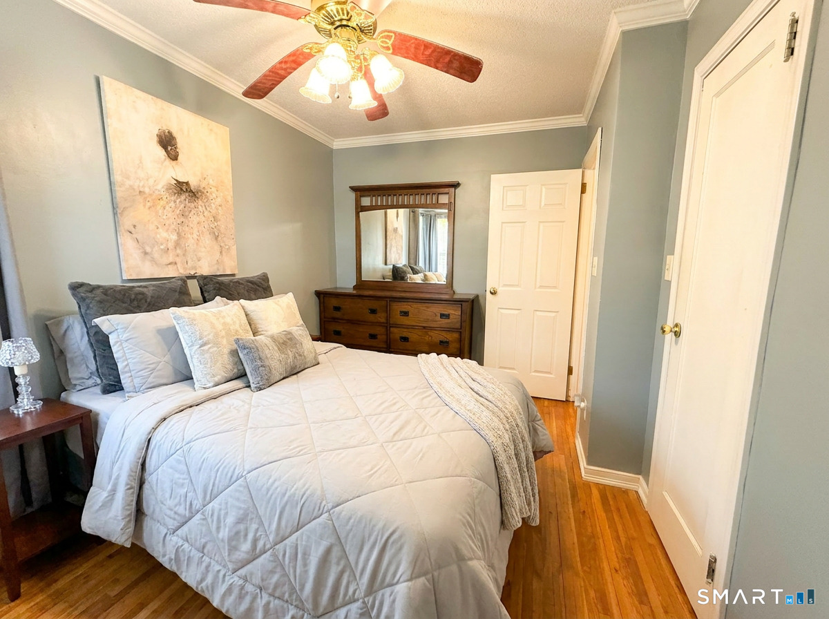 33 Salem Road East Hartford CT 06118