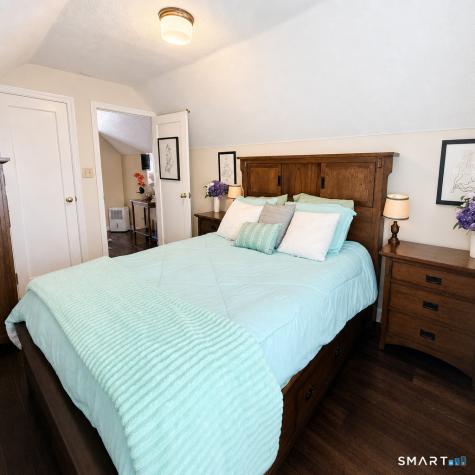 33 Salem Road East Hartford CT 06118