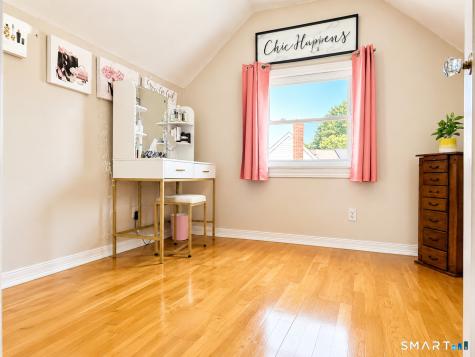 33 Salem Road East Hartford CT 06118