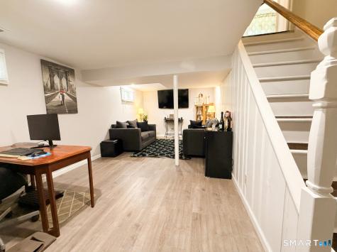 33 Salem Road East Hartford CT 06118