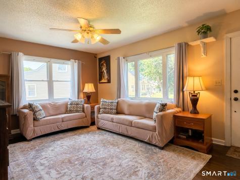 33 Salem Road East Hartford CT 06118
