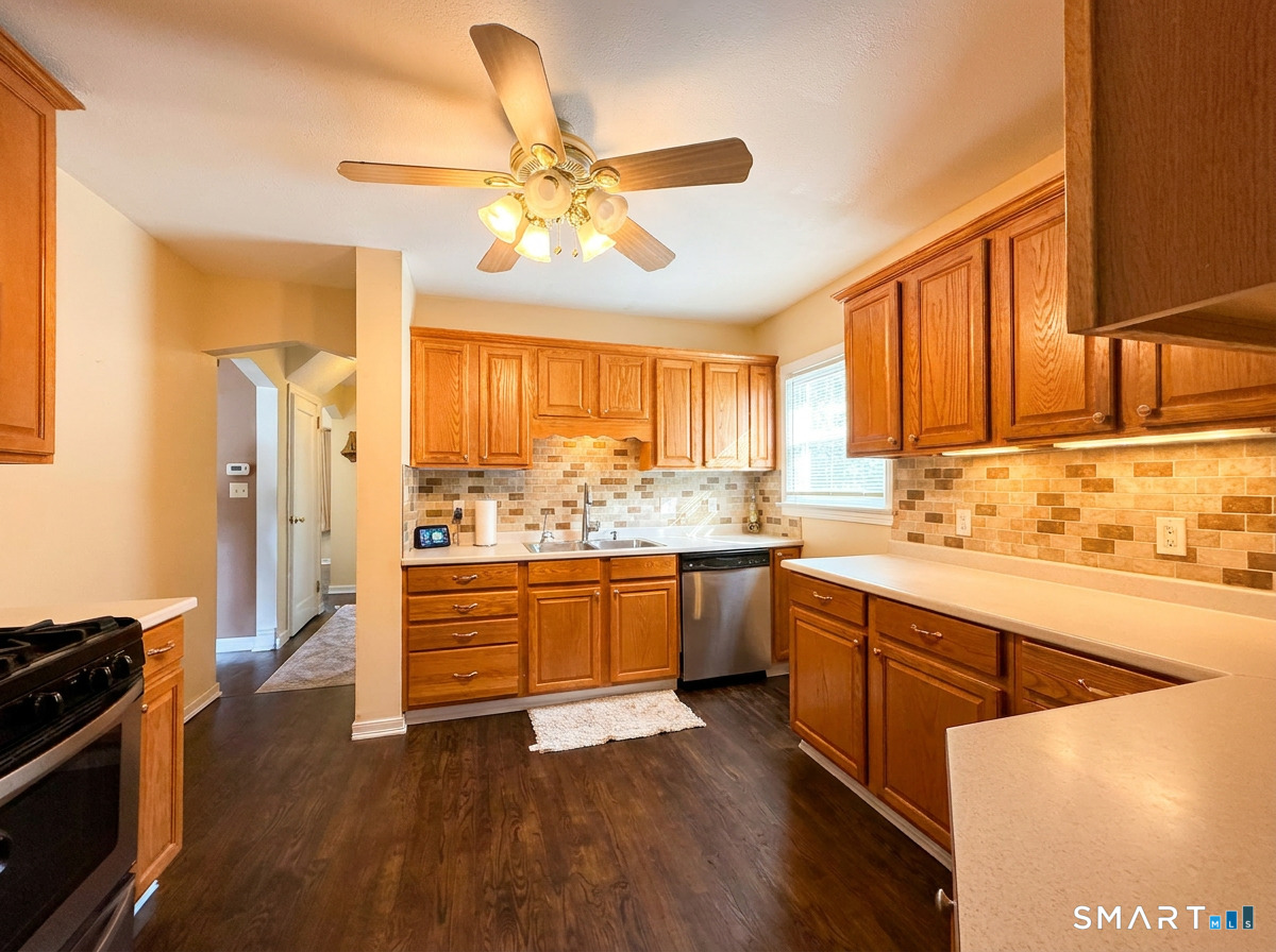 33 Salem Road East Hartford CT 06118