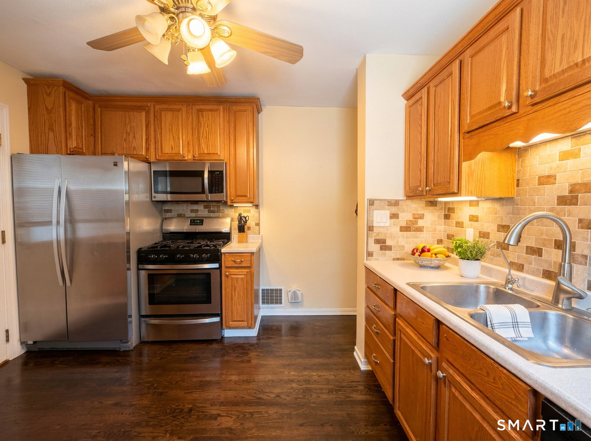 33 Salem Road East Hartford CT 06118