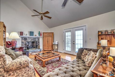 8 Hill Street East Haven CT 06512