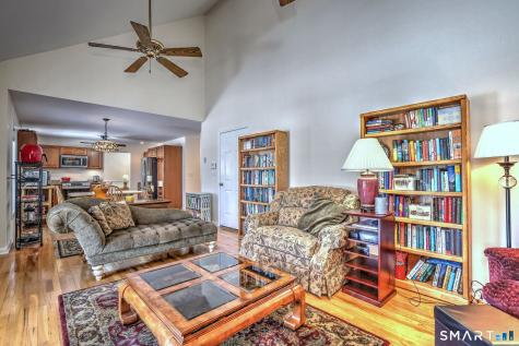 8 Hill Street East Haven CT 06512