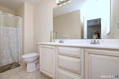 8 Hill Street East Haven CT 06512