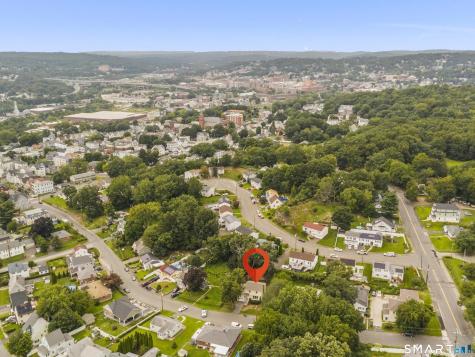 341 Lounsbury Street Waterbury CT 06706