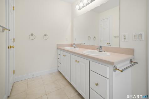 7 Chase Farm Road South Windsor CT 06074
