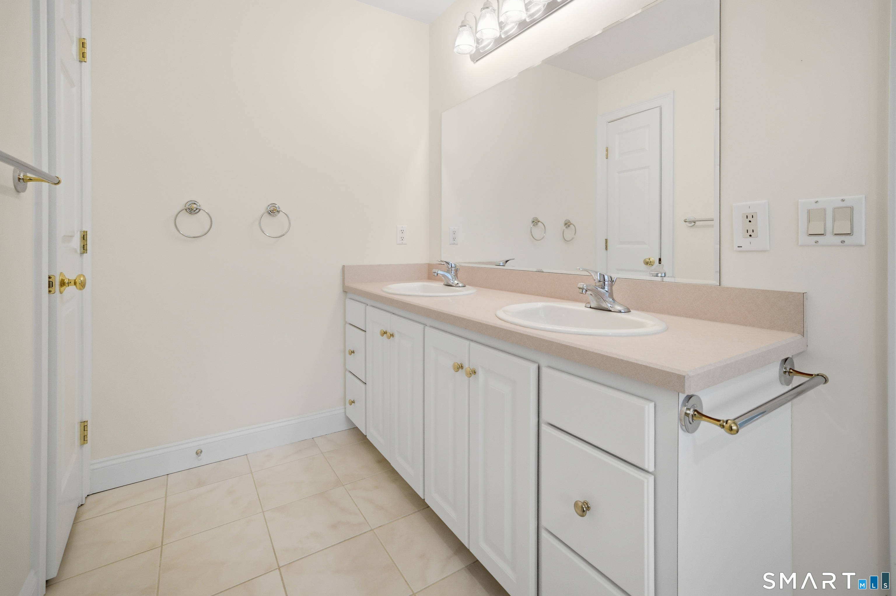 7 Chase Farm Road South Windsor CT 06074