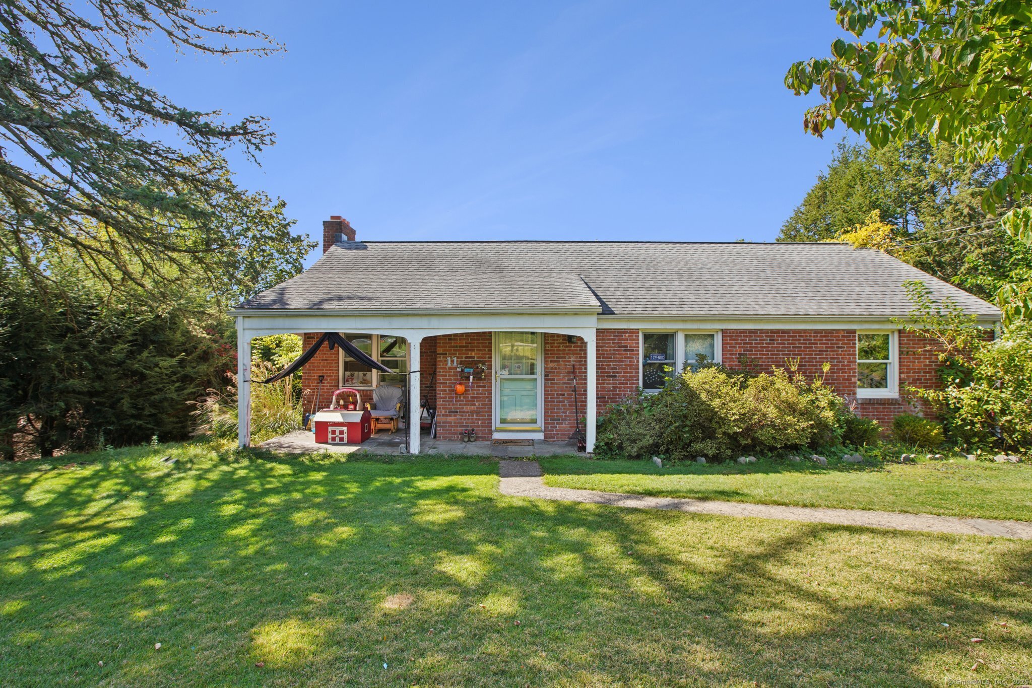 11 Fairwood Farms Drive West Hartford CT 06107