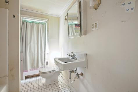 11 Fairwood Farms Drive West Hartford CT 06107