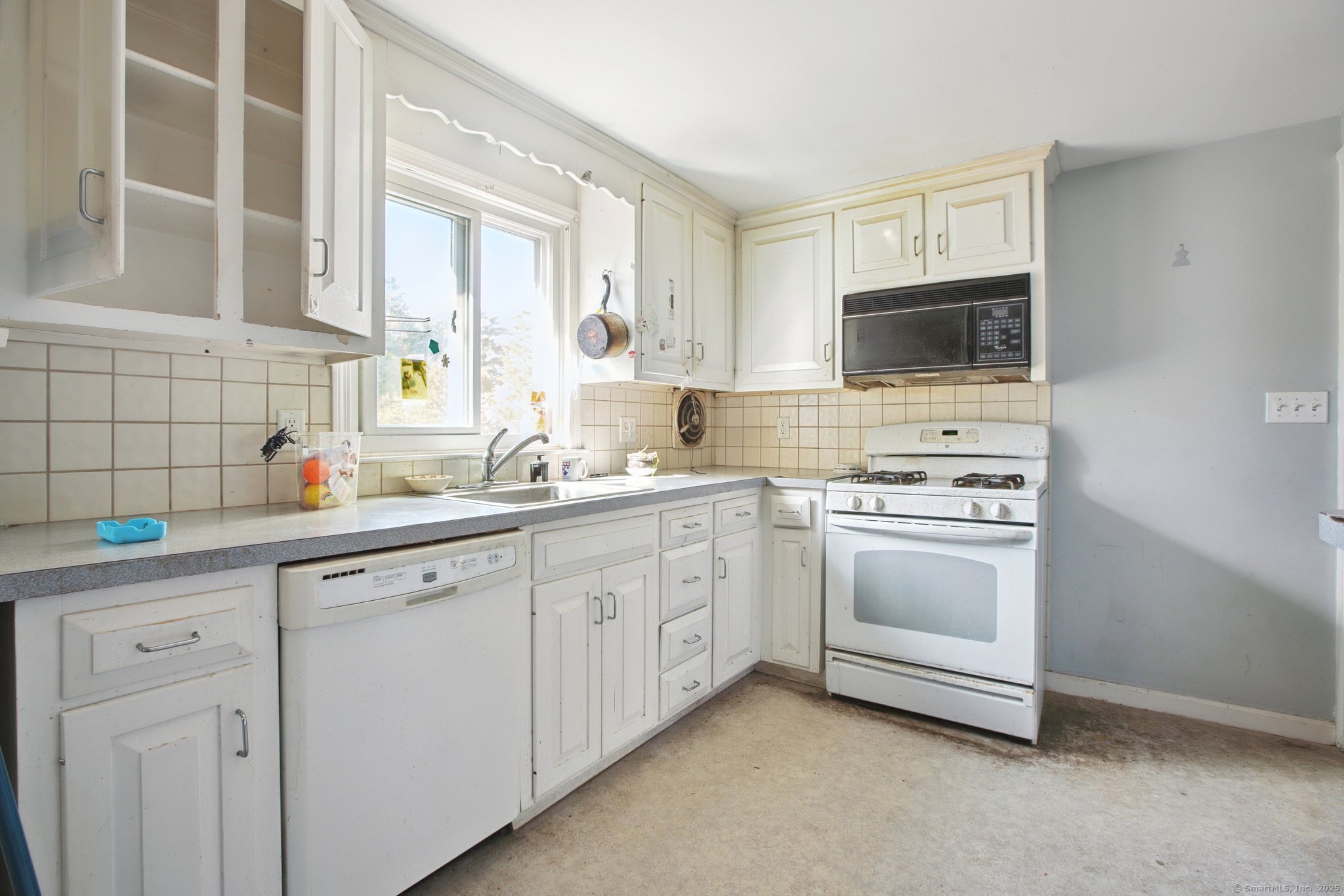 11 Fairwood Farms Drive West Hartford CT 06107