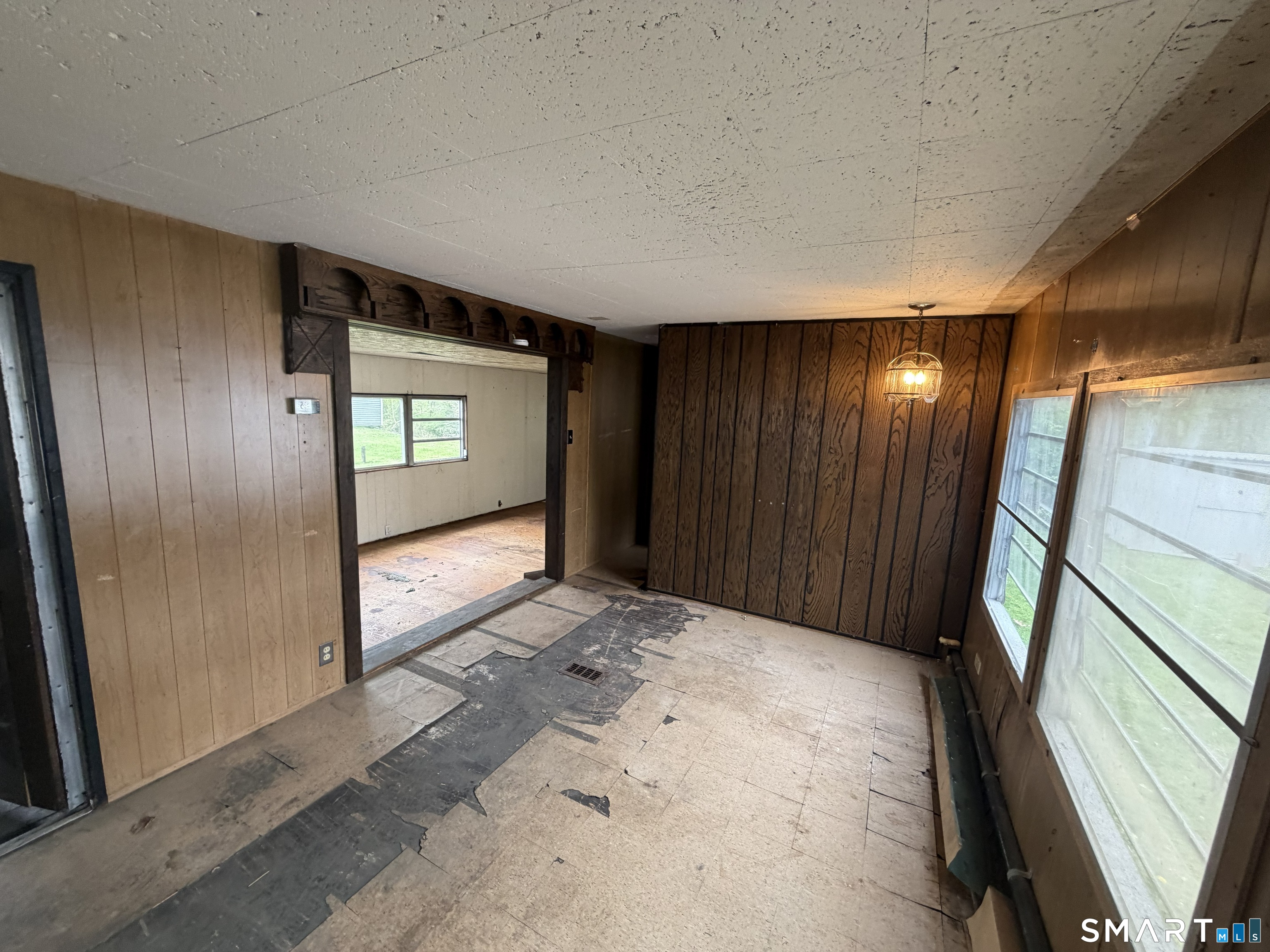 31 Rivermead Boulevard East Hartford CT 06118