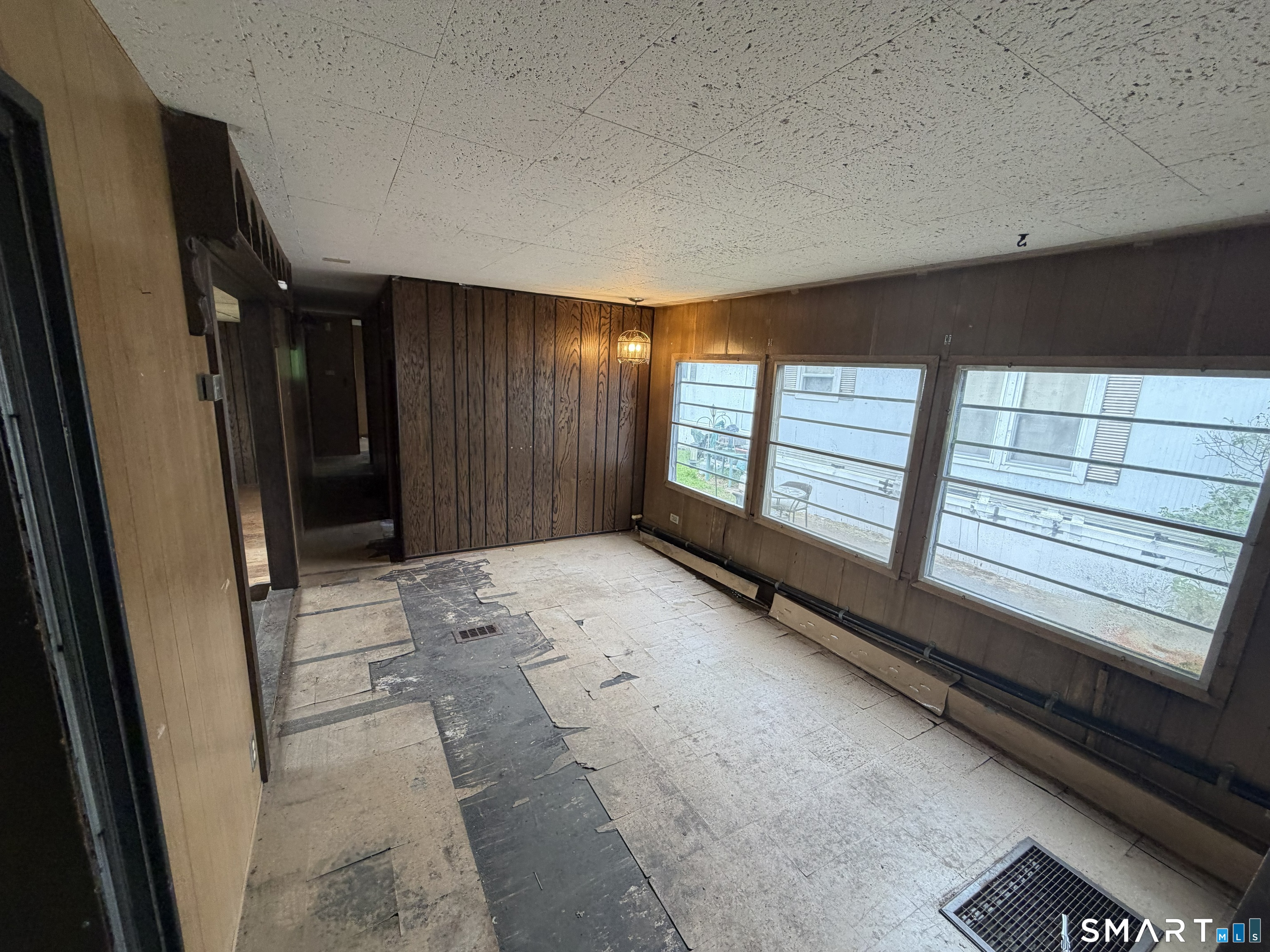 31 Rivermead Boulevard East Hartford CT 06118