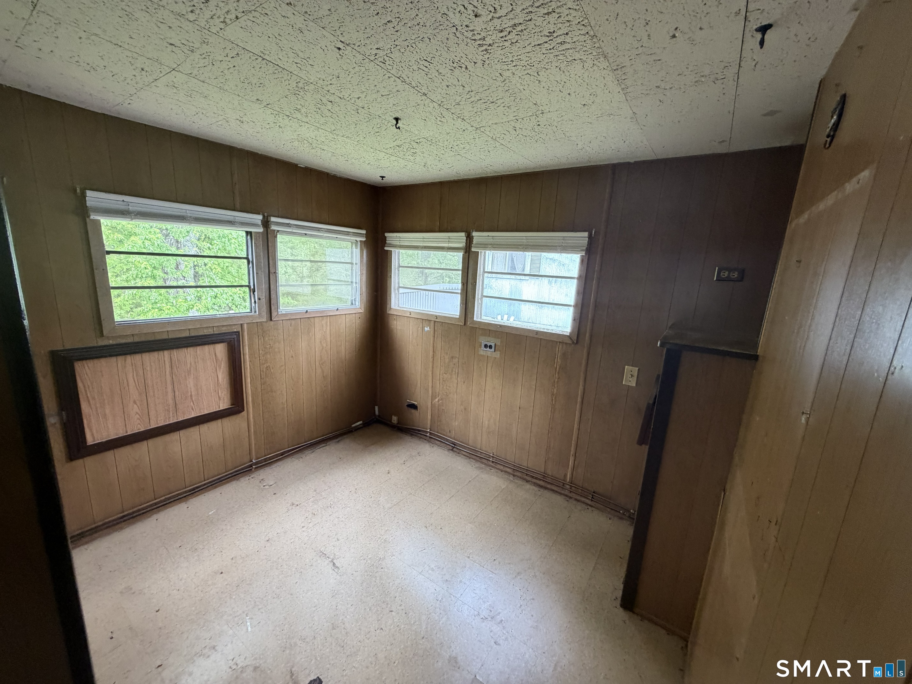 31 Rivermead Boulevard East Hartford CT 06118