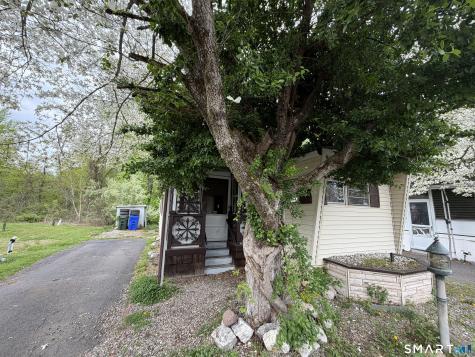 31 Rivermead Boulevard East Hartford CT 06118