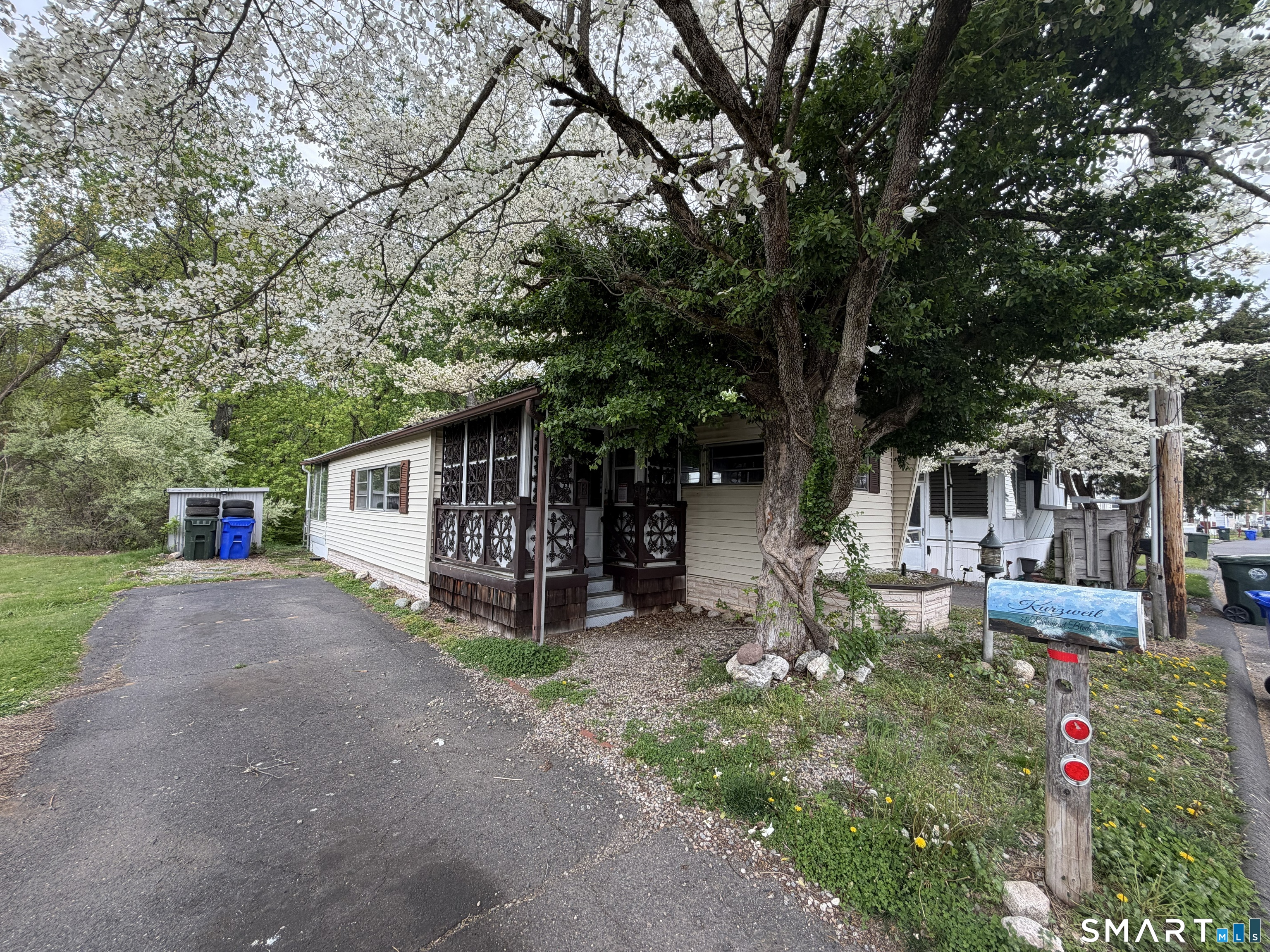31 Rivermead Boulevard East Hartford CT 06118