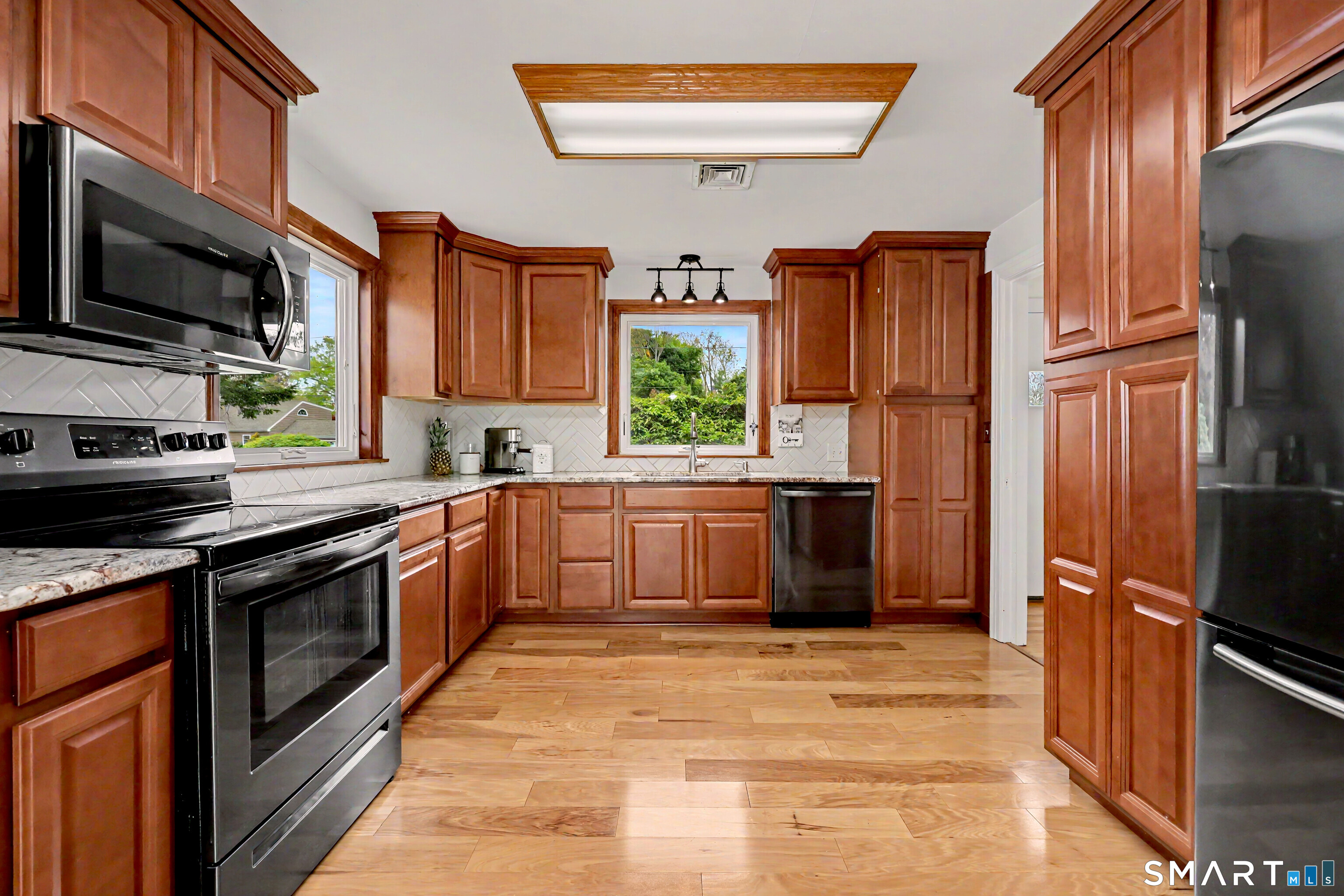 16 Ridgeland Circle Wallingford CT 06492