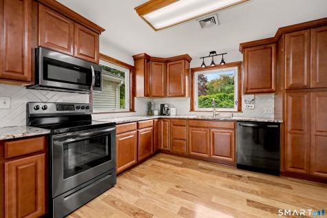 16 Ridgeland Circle Wallingford CT 06492