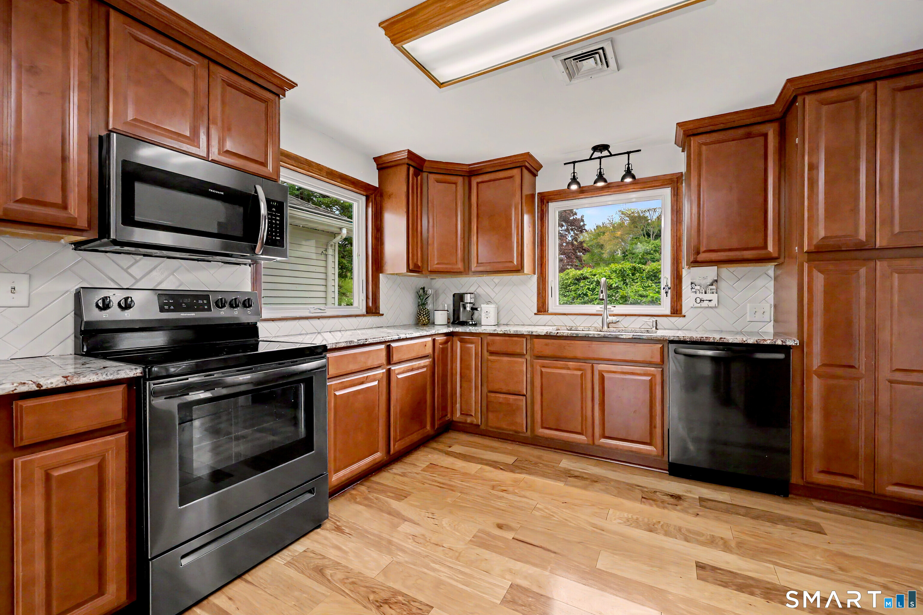 16 Ridgeland Circle Wallingford CT 06492