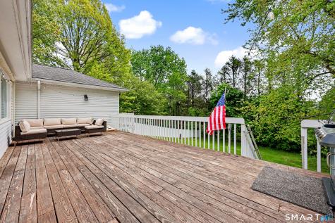 16 Ridgeland Circle Wallingford CT 06492